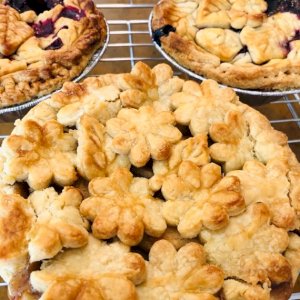 We’ve joined the Nearlist community. Connect with us to see our latest seasonal pies made with fresh, local ingredients!
