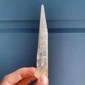 Our Lemurian collection is vast and full of wonderful surprises! Yesterday we were reunited with a box of premium natural Lemurians from the original Lemurian Seed Crystal mine in Serra do Cabral, Brazil. Many of these crystals have record keeper triangles etched into their faces and taper down from six sides at the base to three sides at the point in the classic Lemurian fashion. ✨