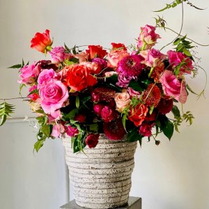 You want to send your loved ones beautiful, unique flowers for Valentine's Day but don't know where to start. 
⠀⠀⠀⠀⠀⠀⠀⠀⠀
Most people either send the same old roses or go for the cheap option of buying a bouquet from the grocery store. Why not do something different this year and send one of our exclusive floral arrangements?