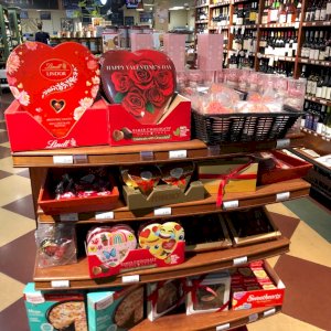 We’ve got you covered this Valentine’s Day! Stop by and see our great selection of chocolates, cards and flowers for your Valentine’s gifts. 🎁 💝